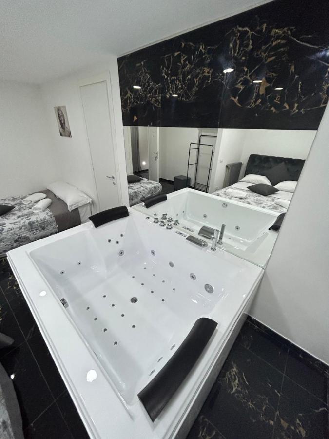 Giovanni Luxury Suites Naples Extérieur photo